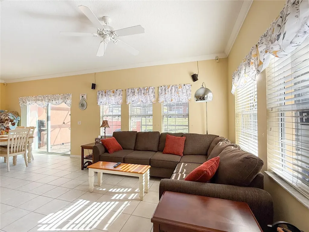8535 Bay Lilly Loop Kissimmee FL 34747