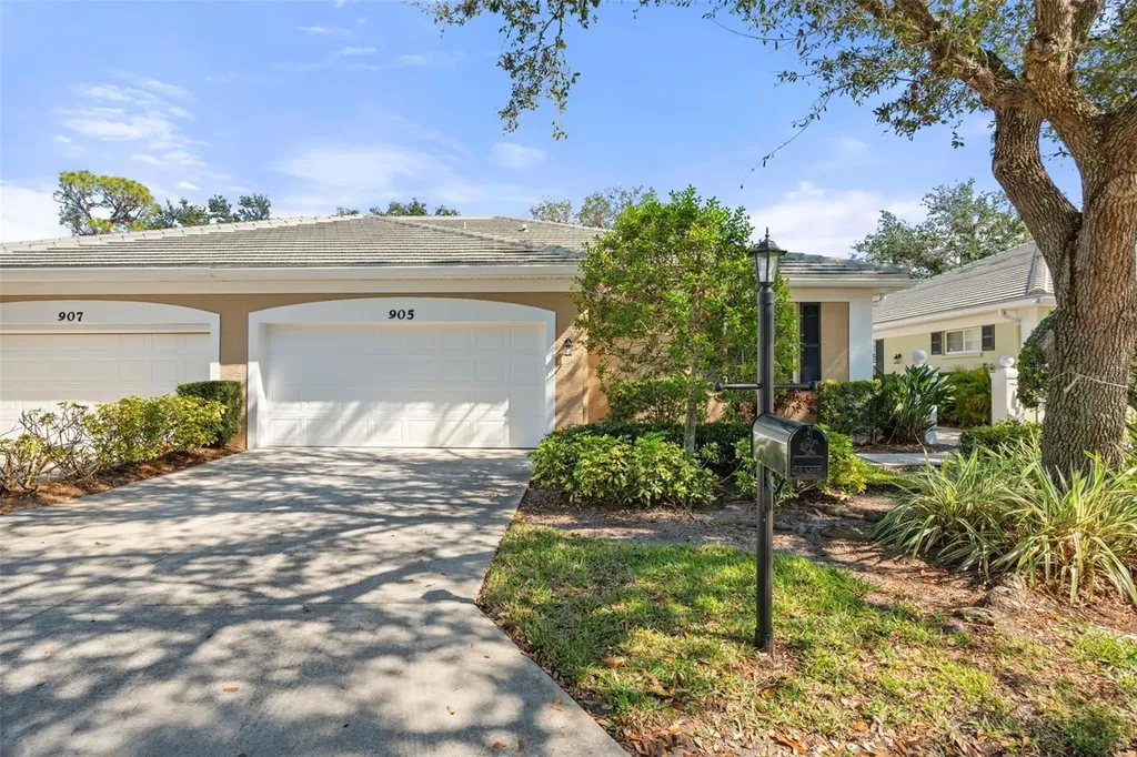 905 Barclay Court Venice FL 34293