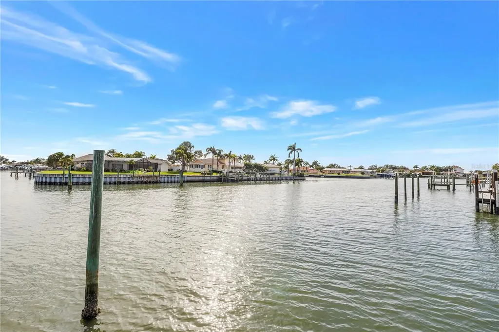 4114 42nd Avenue S St Petersburg FL 33711