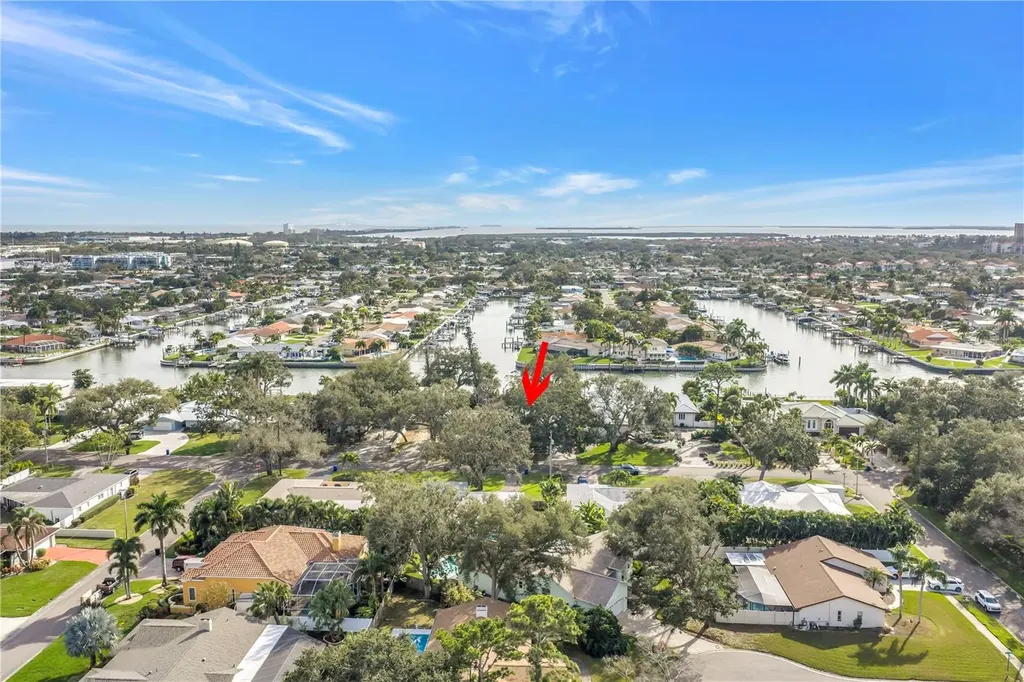 4114 42nd Avenue S St Petersburg FL 33711