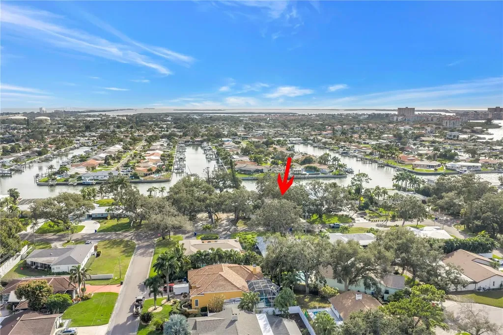 4114 42nd Avenue S St Petersburg FL 33711