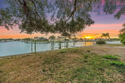 4114 42nd Avenue S St Petersburg FL 33711