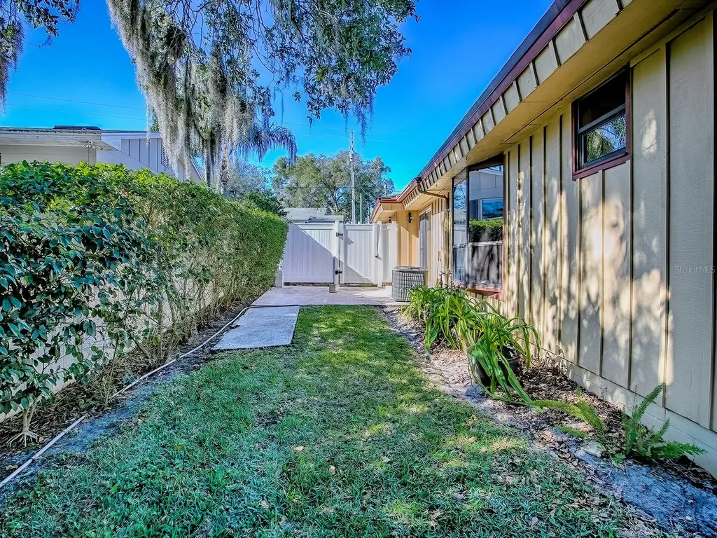 2314 Hillside Drive Mount Dora FL 32757