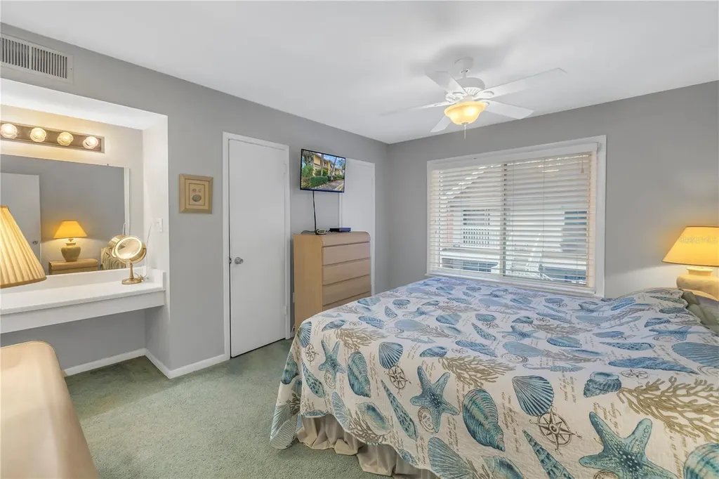 3710 41st Way S St Petersburg FL 33711