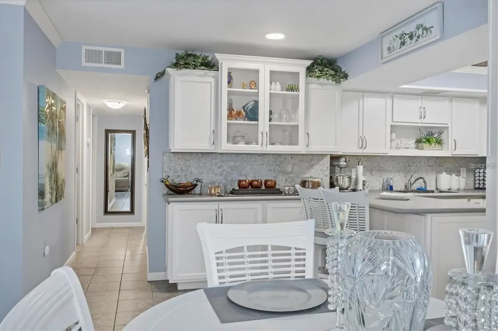 460 Base Avenue E Venice FL 34285