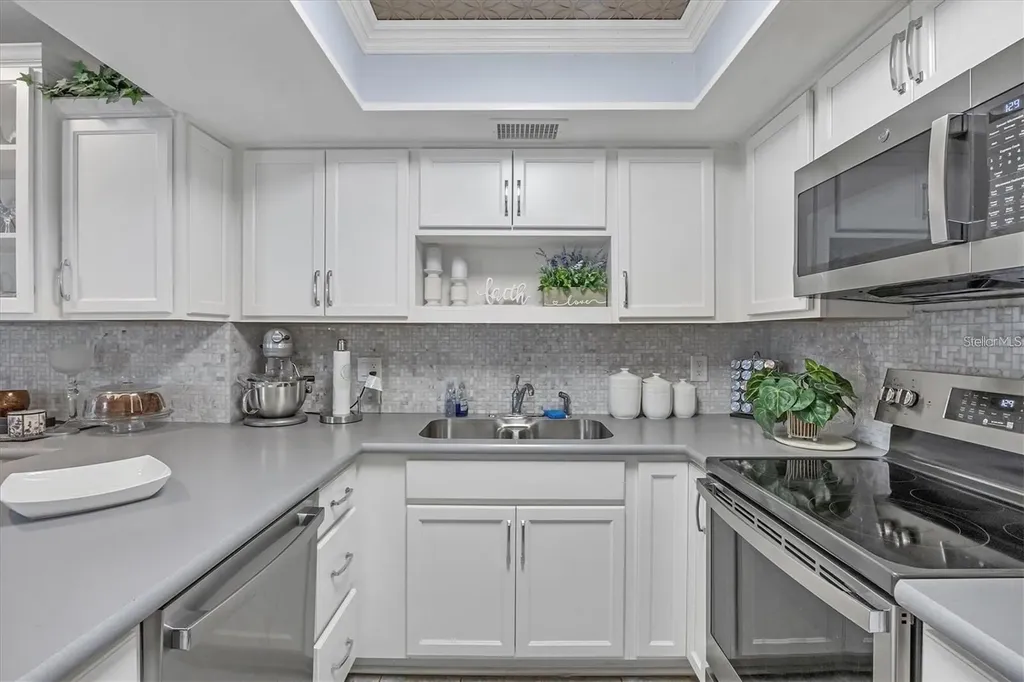 460 Base Avenue E Venice FL 34285