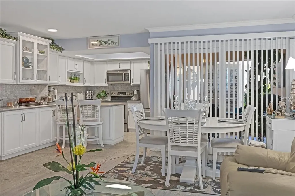 460 Base Avenue E Venice FL 34285
