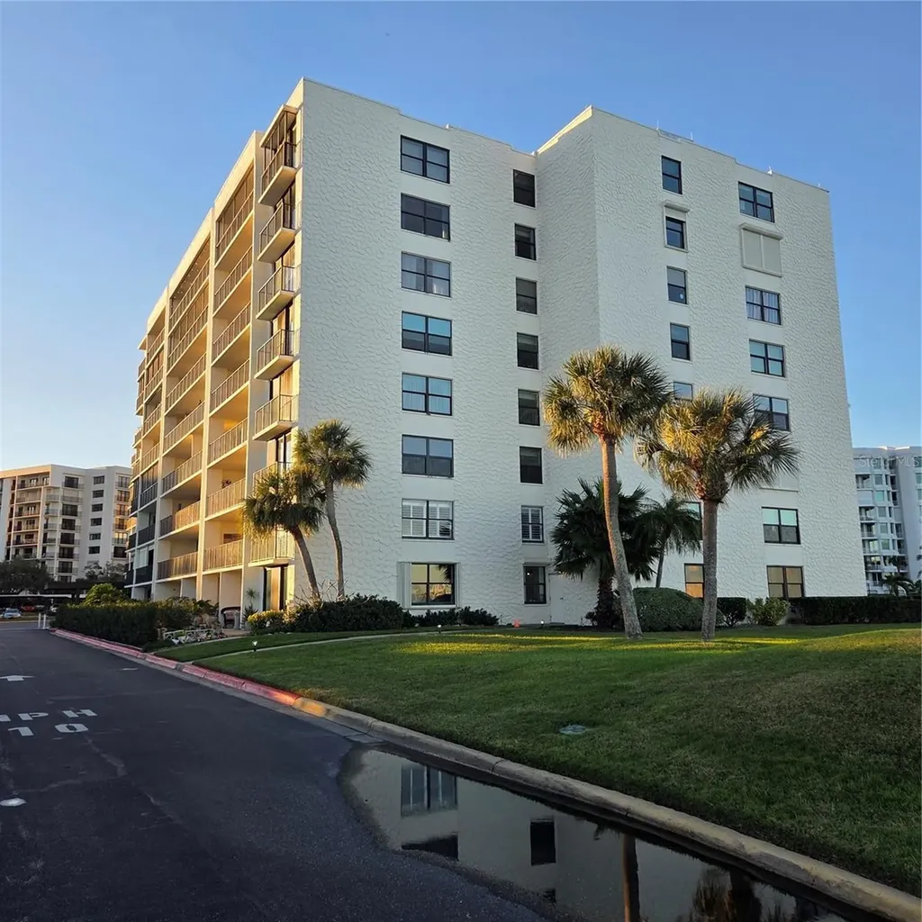 100 Oakmont Lane Belleair FL 33756