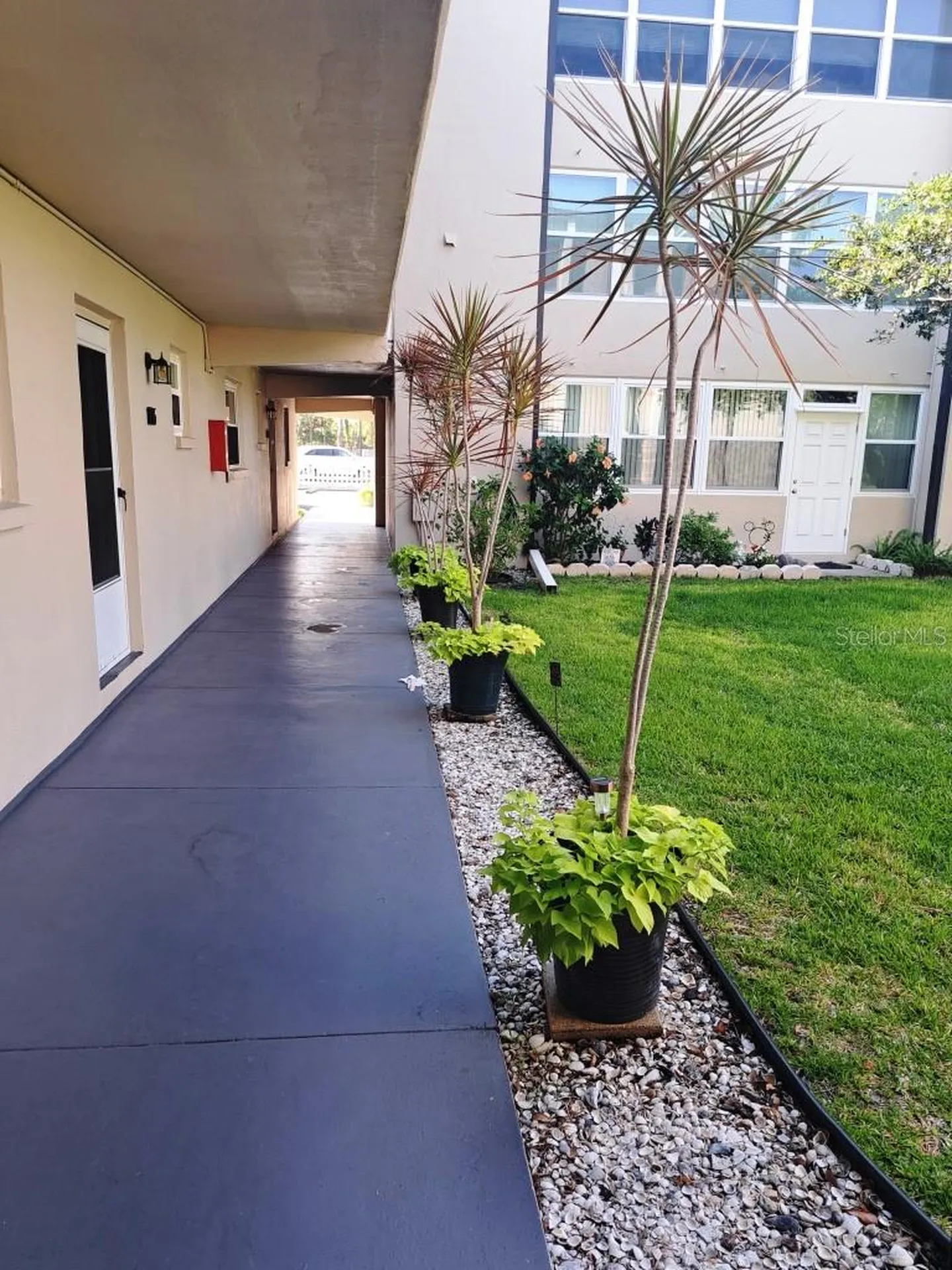 9940 47th Avenue N St Petersburg FL 33708
