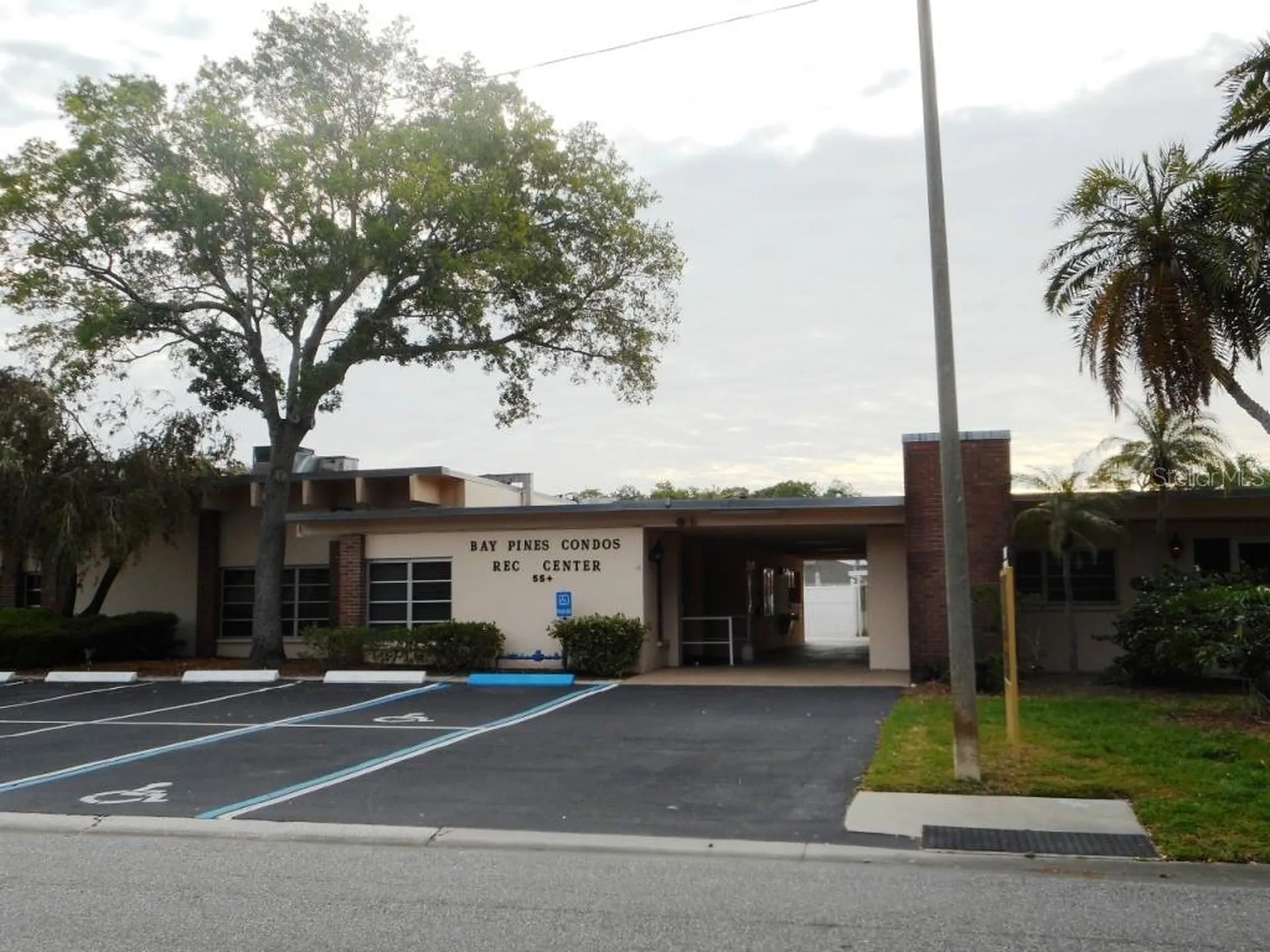 9940 47th Avenue N St Petersburg FL 33708