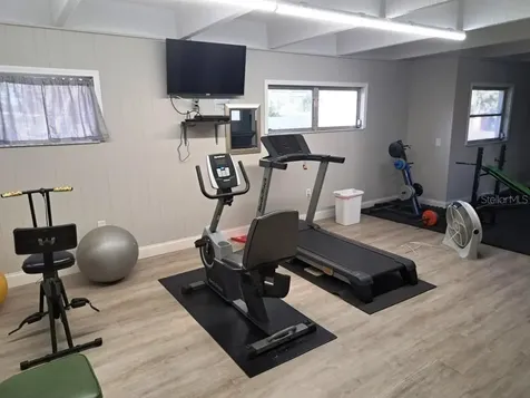 9940 47th Avenue N St Petersburg FL 33708