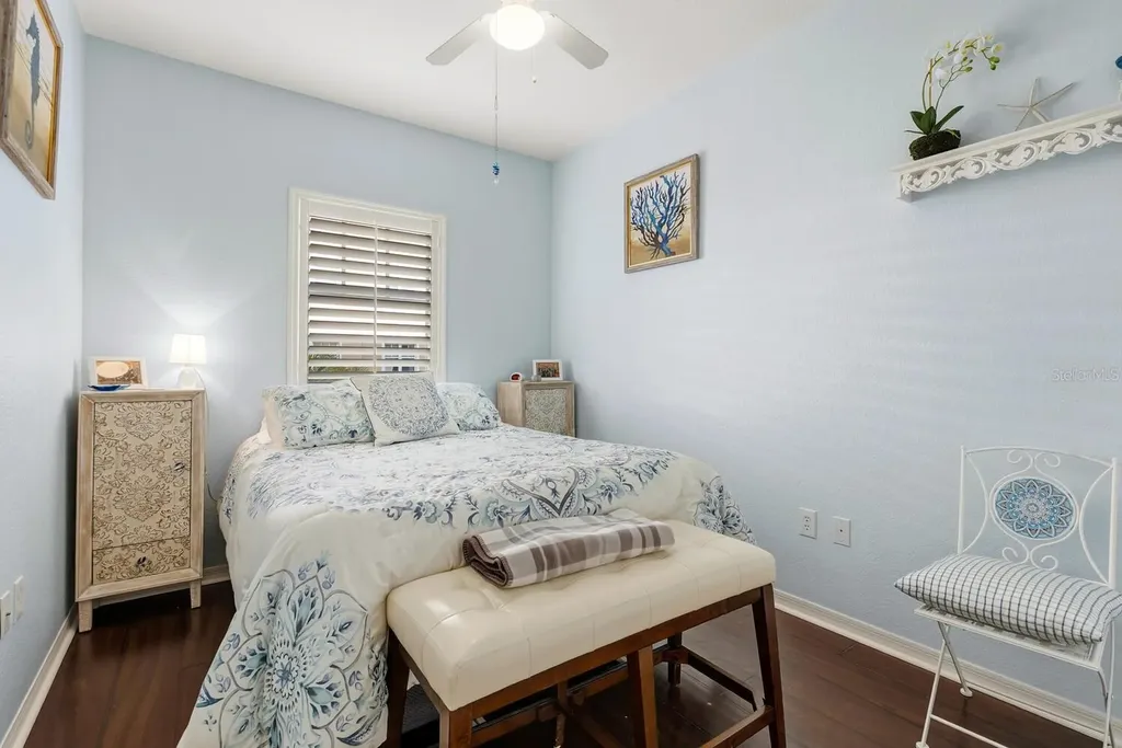 1064 N Tamiami Trail Sarasota FL 34236