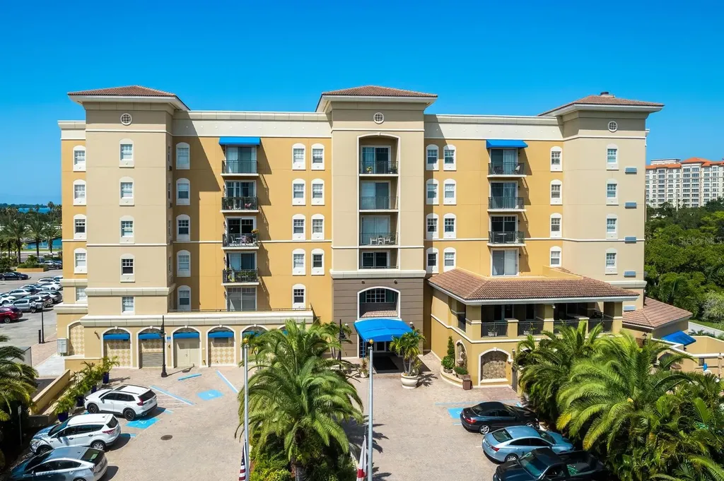 1064 N Tamiami Trail Sarasota FL 34236
