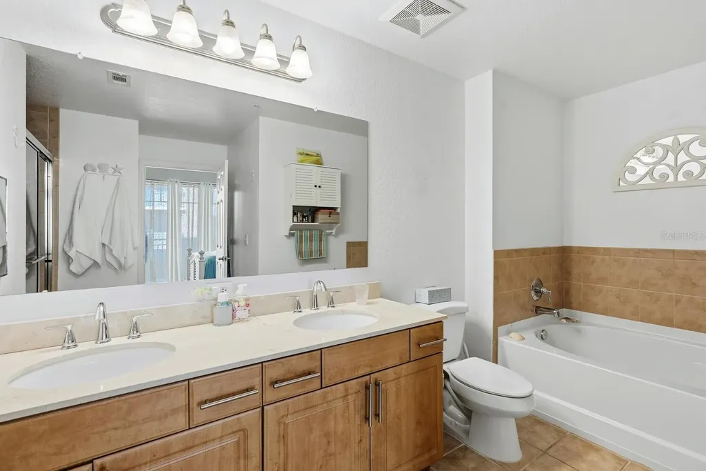 1064 N Tamiami Trail Sarasota FL 34236