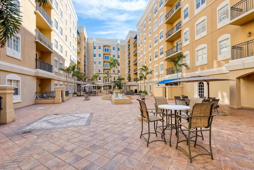 1064 N Tamiami Trail Sarasota FL 34236