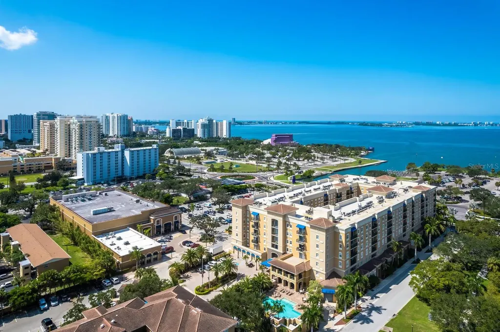 1064 N Tamiami Trail Sarasota FL 34236