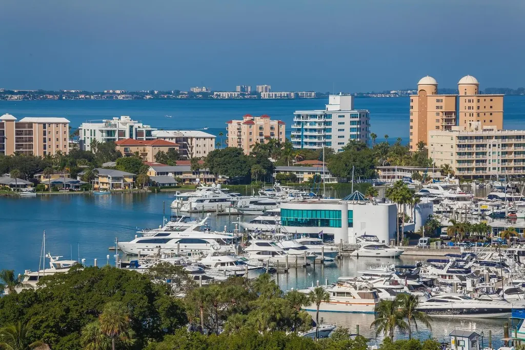 1064 N Tamiami Trail Sarasota FL 34236