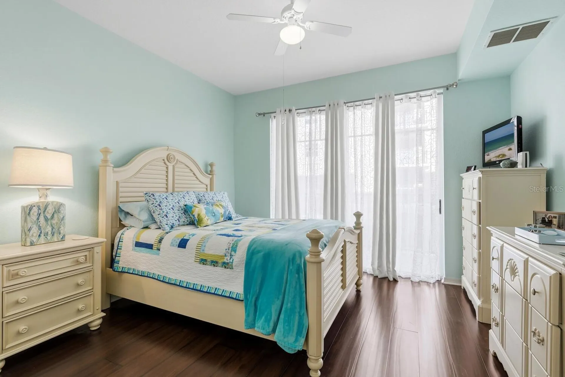 1064 N Tamiami Trail Sarasota FL 34236