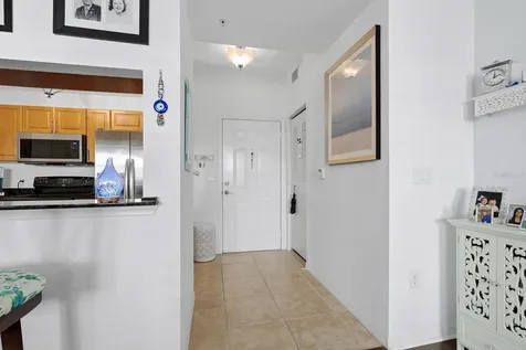 1064 N Tamiami Trail Sarasota FL 34236