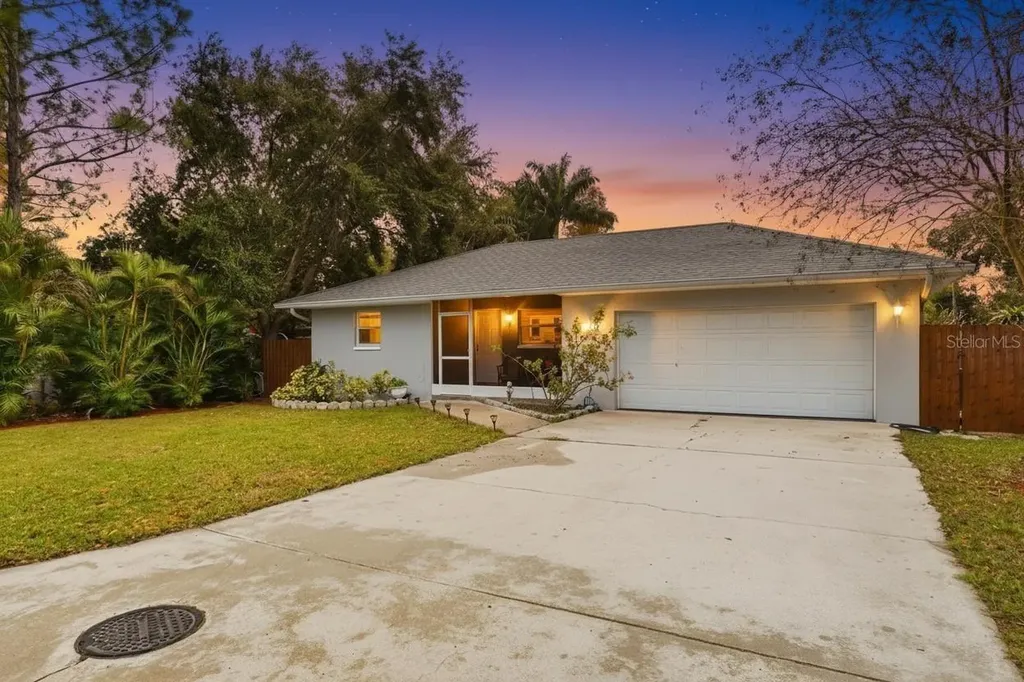 2620 49th Avenue N St Petersburg FL 33714