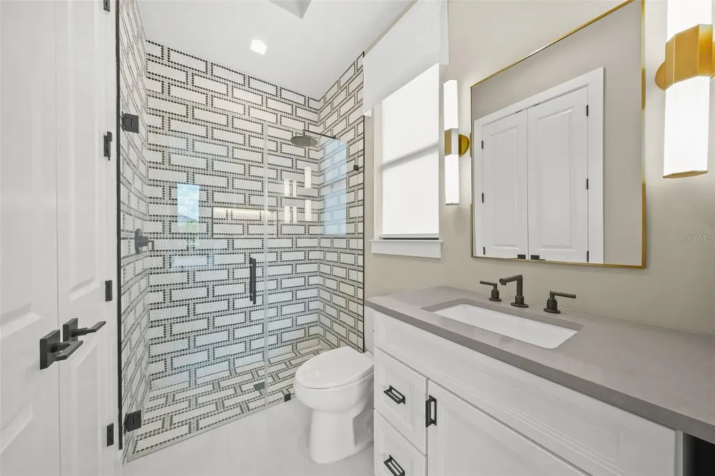 8380 Sea Glass Court Sarasota FL 34240