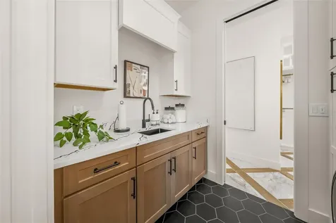 8380 Sea Glass Court Sarasota FL 34240