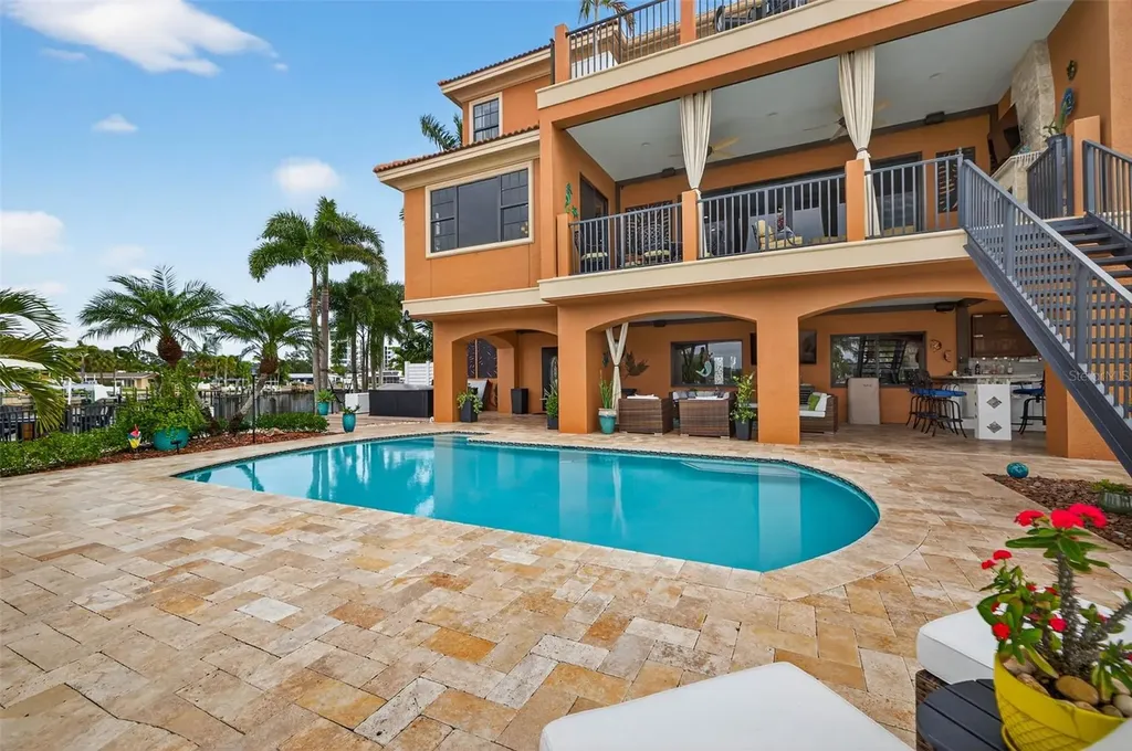4401 38th Street S St Petersburg FL 33711