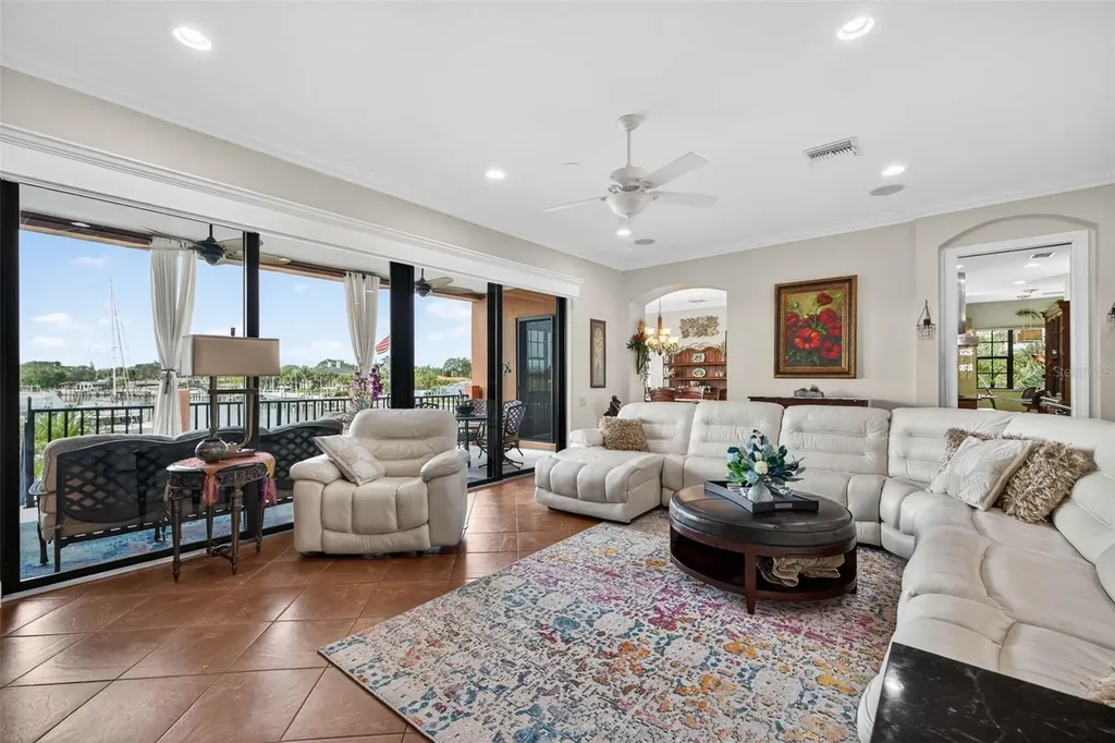 4401 38th Street S St Petersburg FL 33711