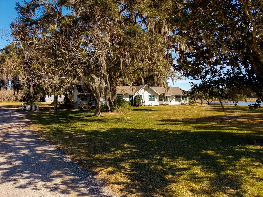9504 Fort King Road Dade City FL 33525