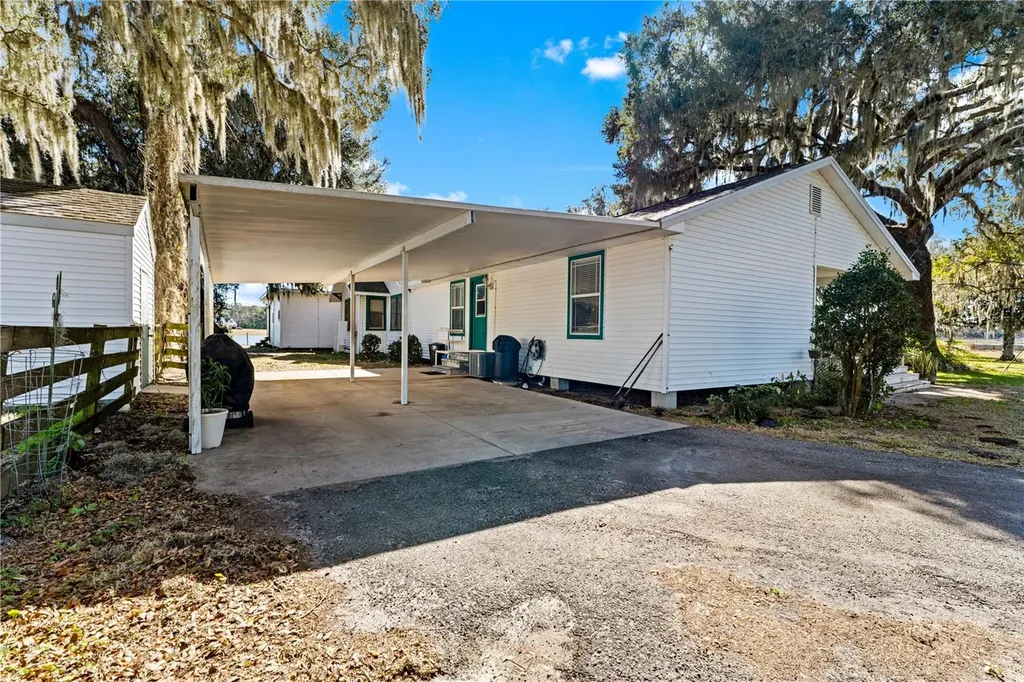 9504 Fort King Road Dade City FL 33525