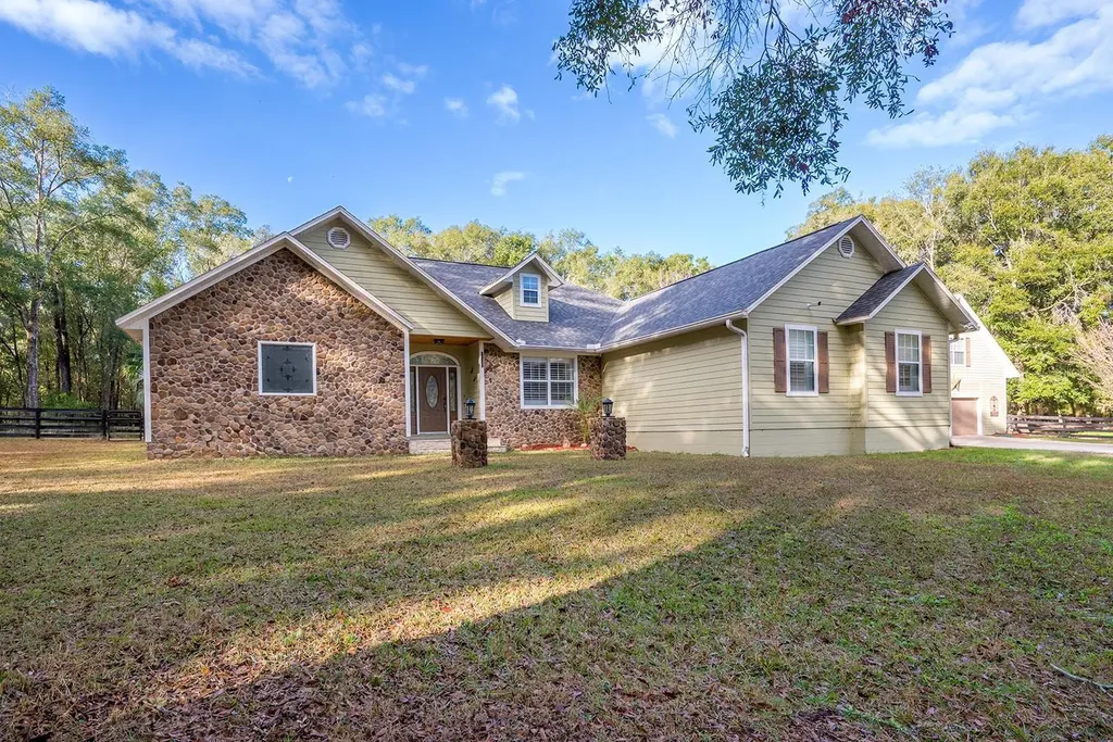 6719 SE 82nd Avenue Newberry FL 32669