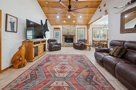 6719 SE 82nd Avenue Newberry FL 32669