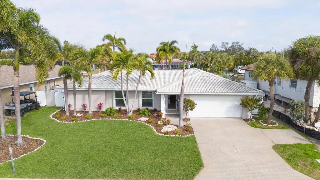 3807 48th Avenue S St Petersburg FL 33711
