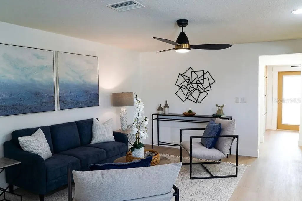3807 48th Avenue S St Petersburg FL 33711