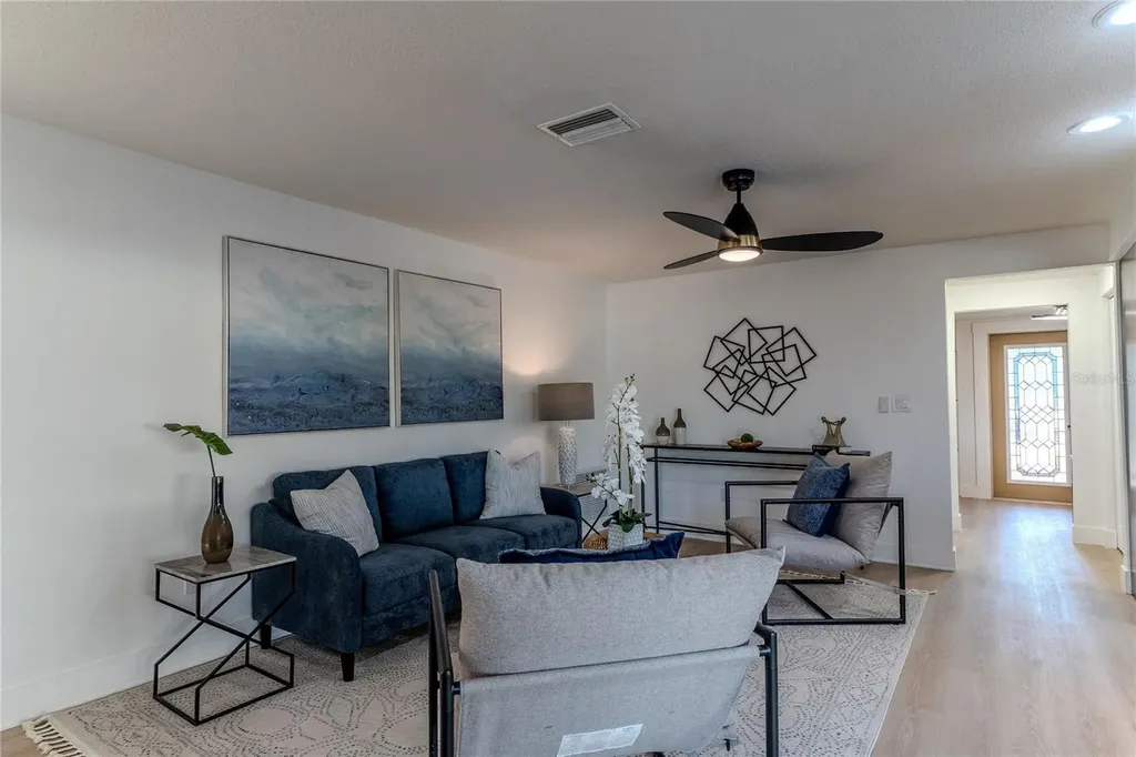 3807 48th Avenue S St Petersburg FL 33711
