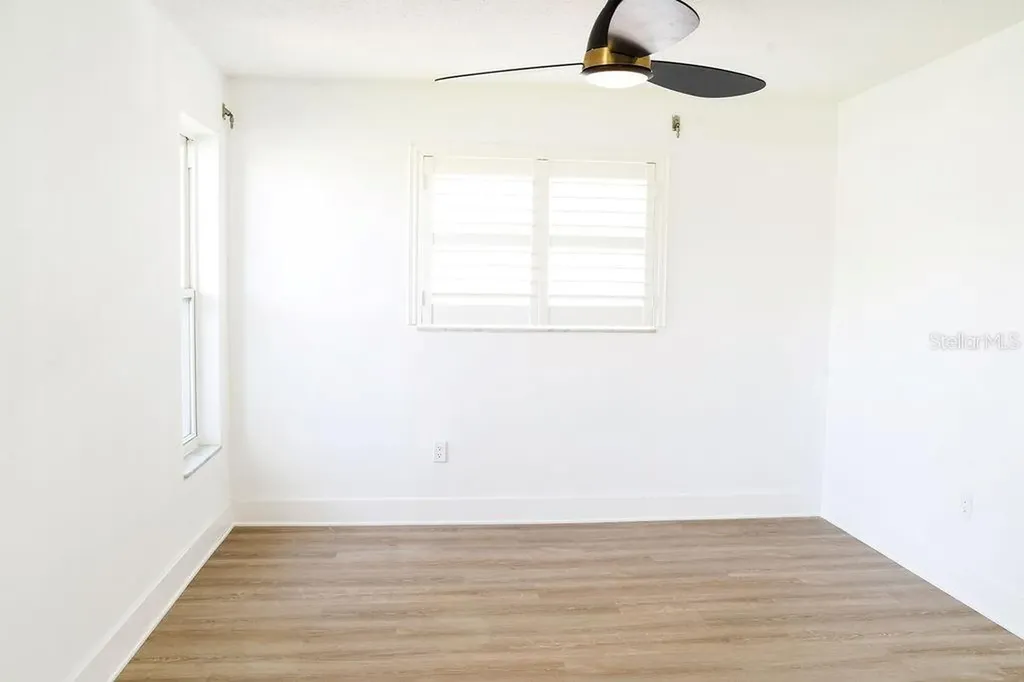 3807 48th Avenue S St Petersburg FL 33711