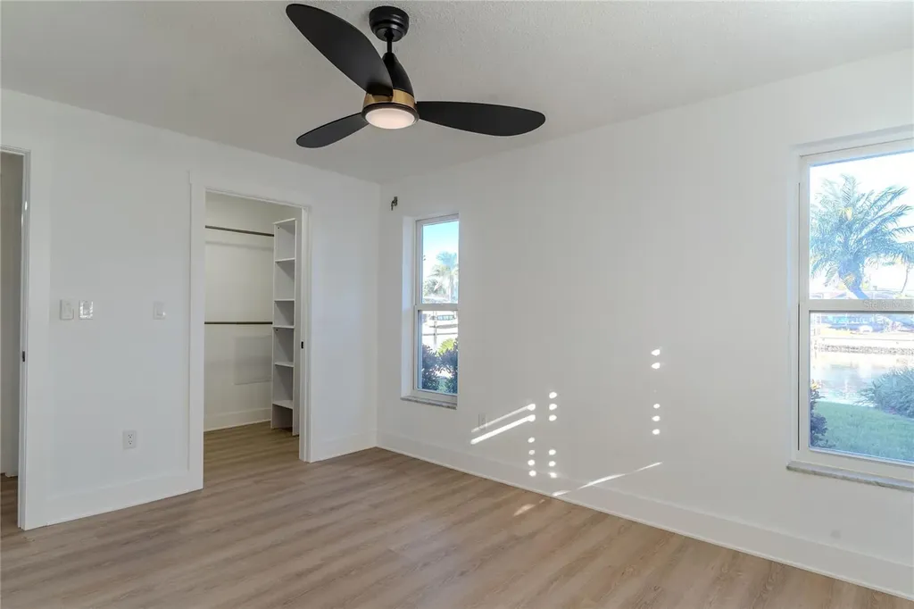 3807 48th Avenue S St Petersburg FL 33711
