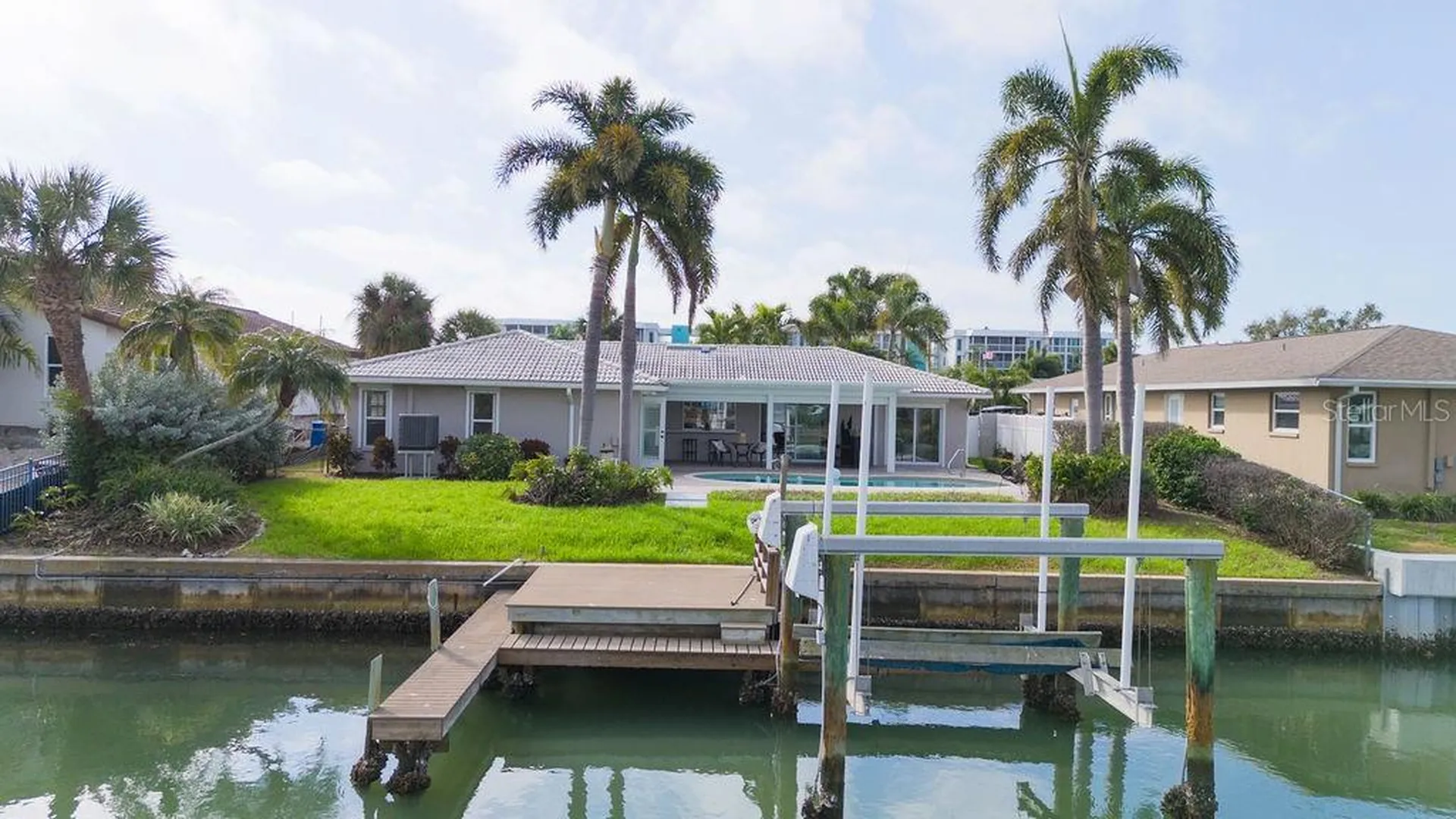3807 48th Avenue S St Petersburg FL 33711