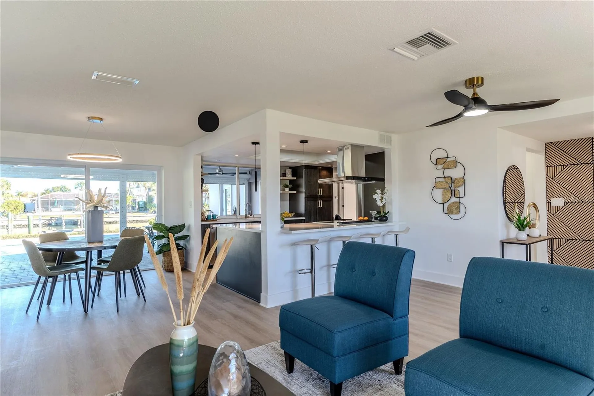 3807 48th Avenue S St Petersburg FL 33711