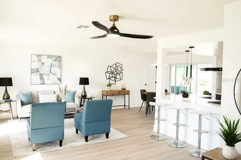 3807 48th Avenue S St Petersburg FL 33711