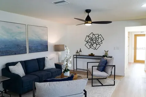 3807 48th Avenue S St Petersburg FL 33711