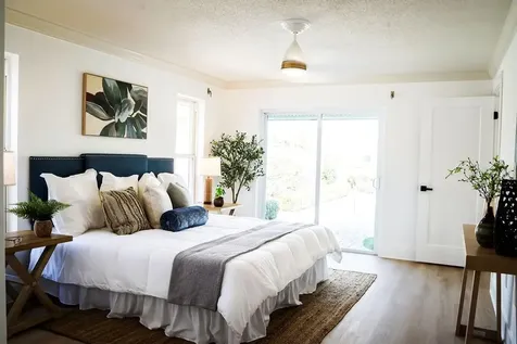 3807 48th Avenue S St Petersburg FL 33711