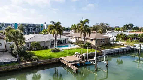 3807 48th Avenue S St Petersburg FL 33711