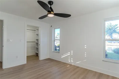 3807 48th Avenue S St Petersburg FL 33711