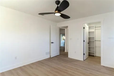3807 48th Avenue S St Petersburg FL 33711