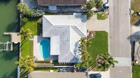 3807 48th Avenue S St Petersburg FL 33711