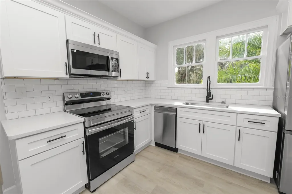 26 S Lanier Avenue Fort Meade FL 33841
