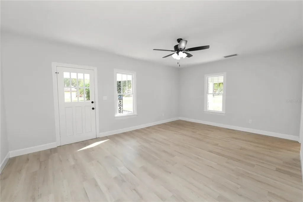 26 S Lanier Avenue Fort Meade FL 33841