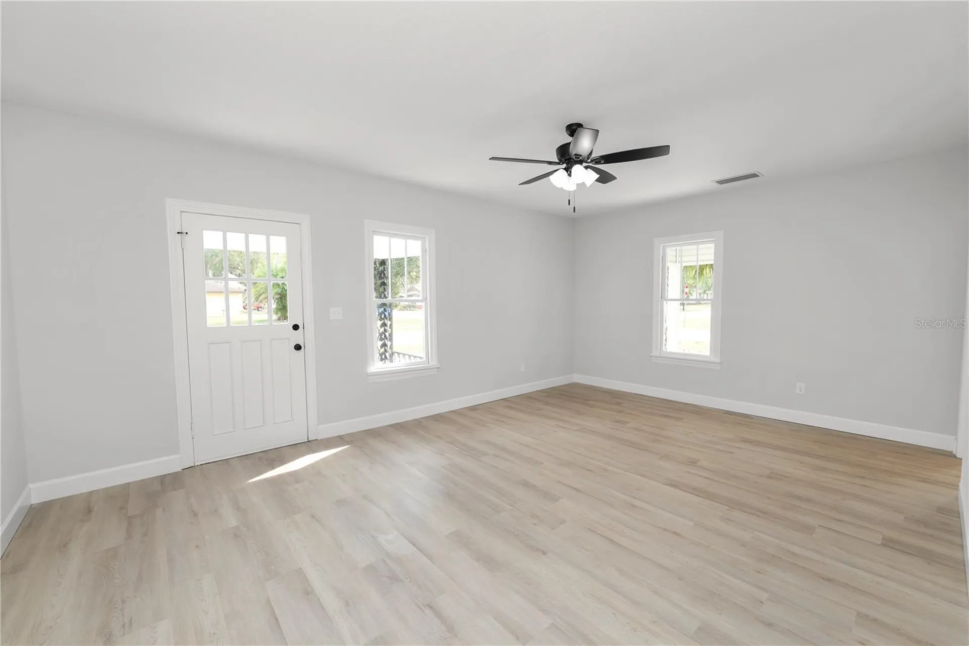 26 S Lanier Avenue Fort Meade FL 33841
