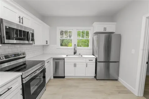 26 S Lanier Avenue Fort Meade FL 33841